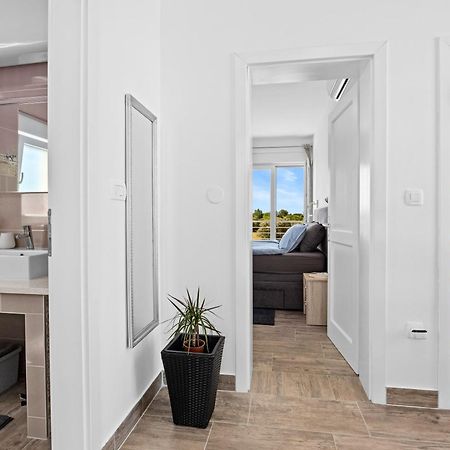 Villa Sunny Olive Перой Екстериор снимка