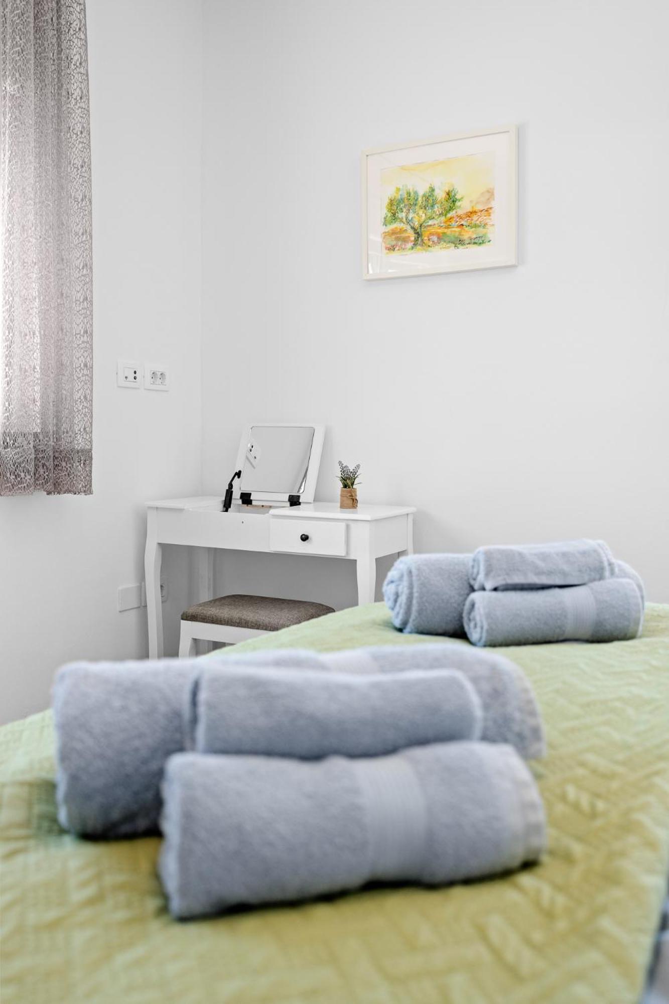 Villa Sunny Olive Перой Екстериор снимка