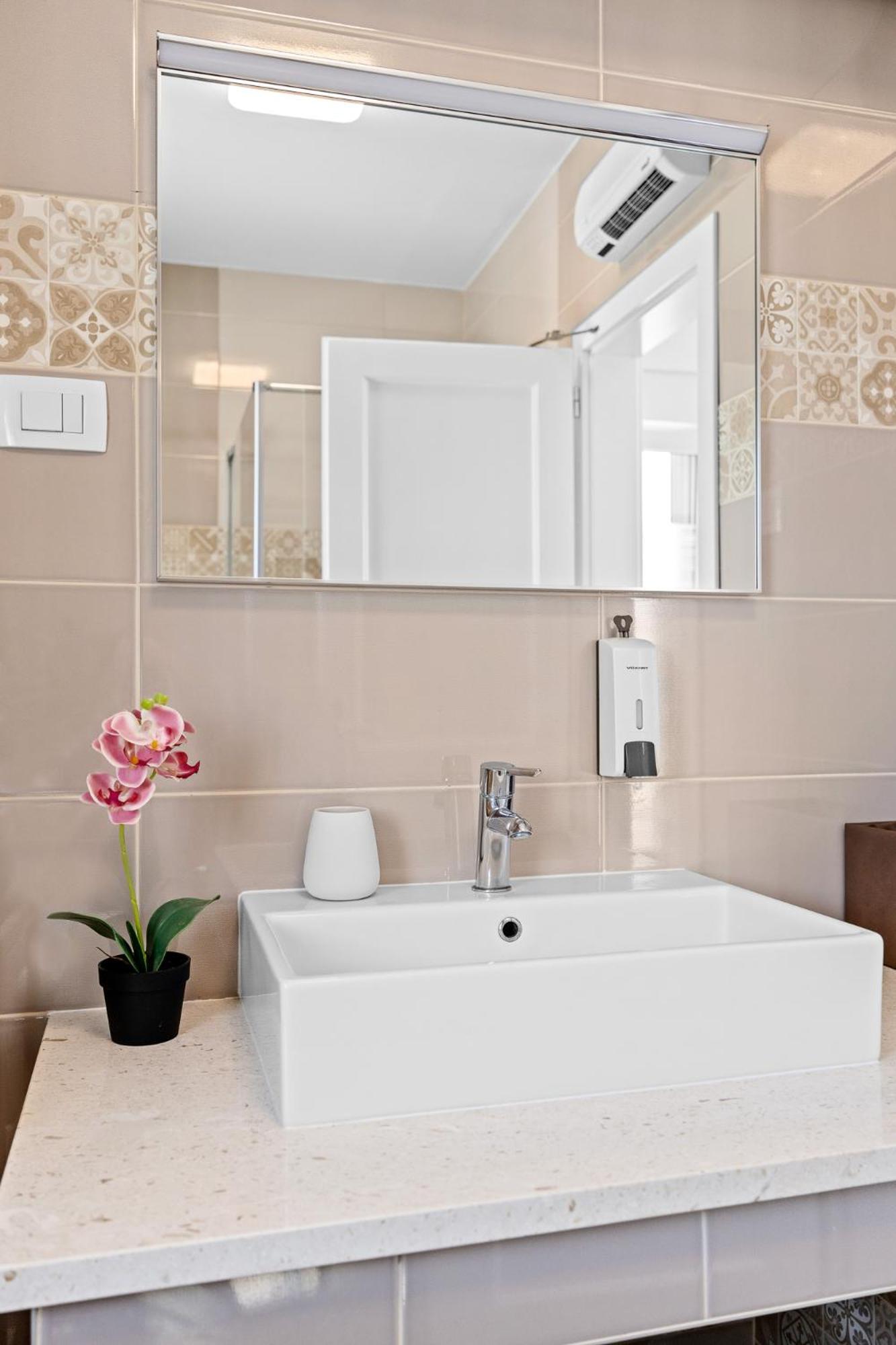 Villa Sunny Olive Перой Екстериор снимка