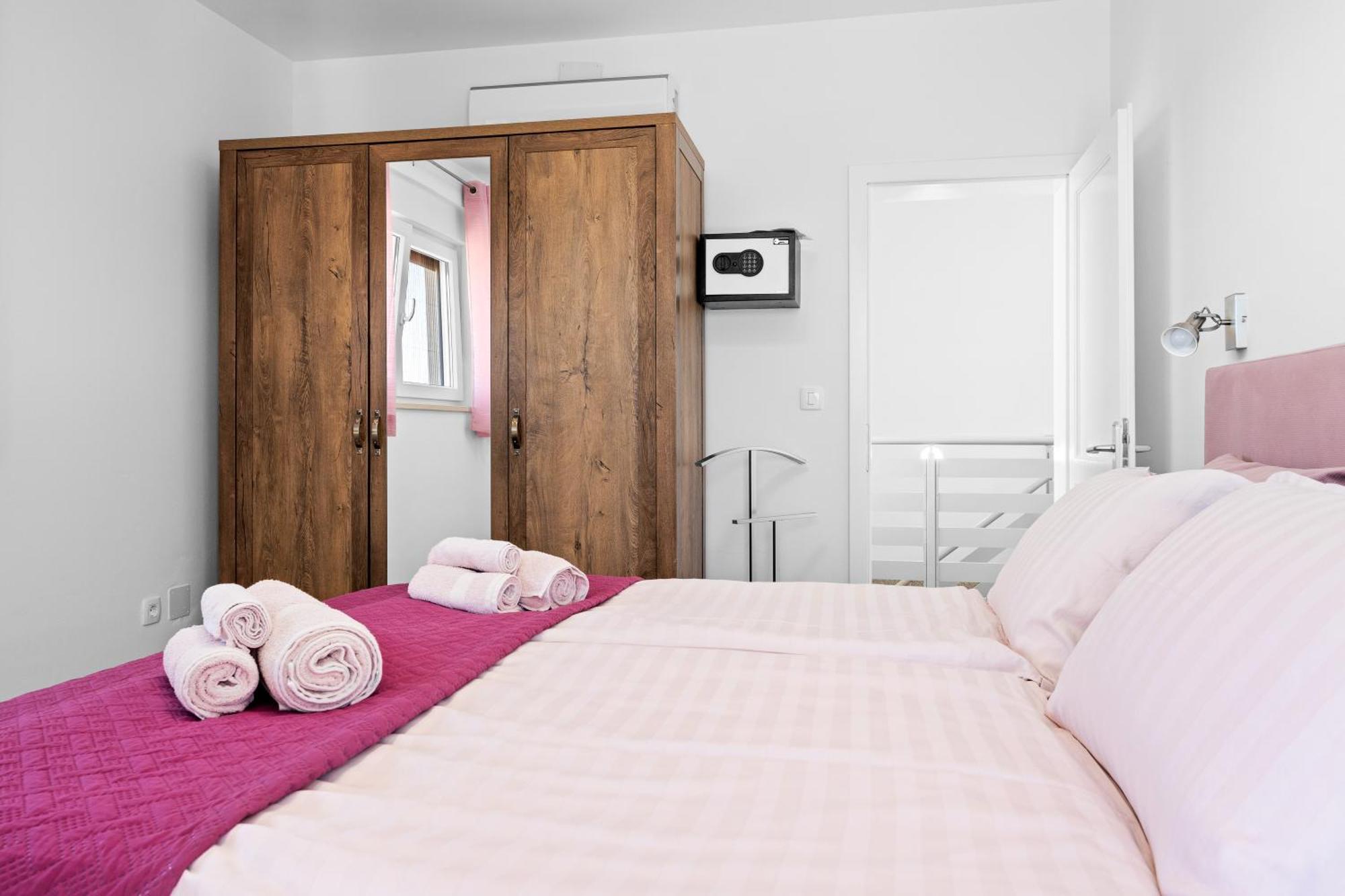 Villa Sunny Olive Перой Екстериор снимка