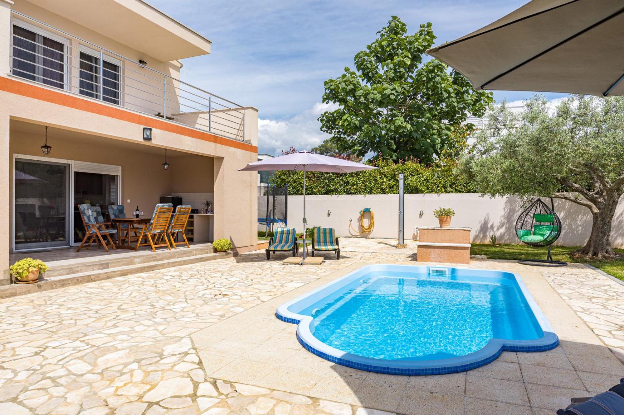 Villa Sunny Olive Перой Екстериор снимка